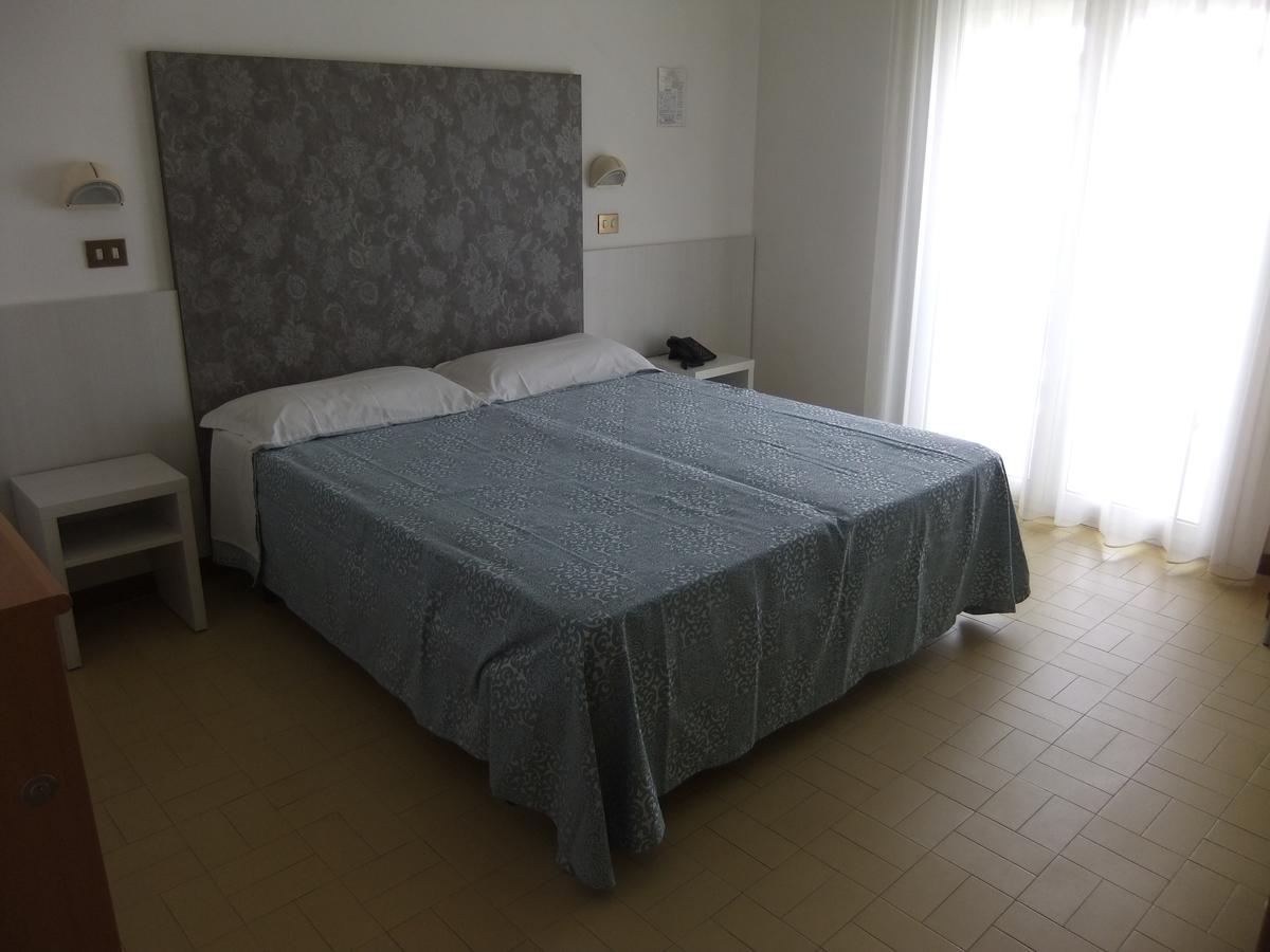 Hotel La Falena Cervia Esterno foto