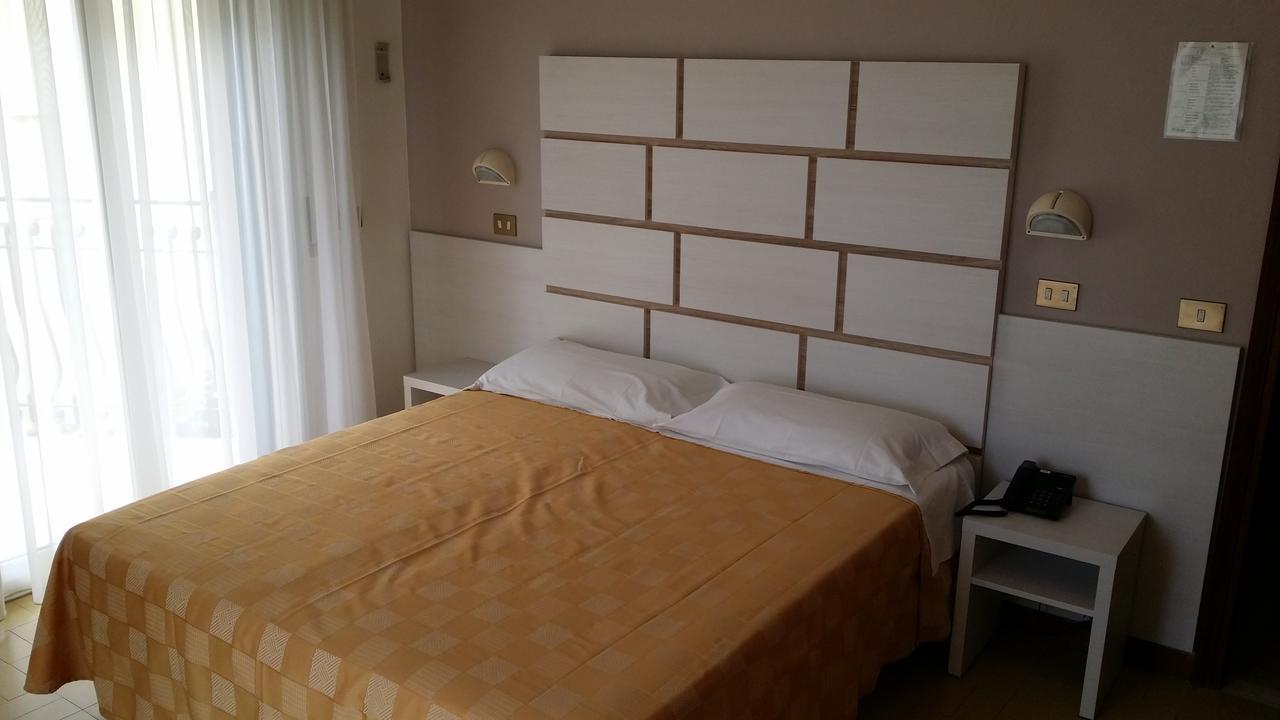 Hotel La Falena Cervia Esterno foto