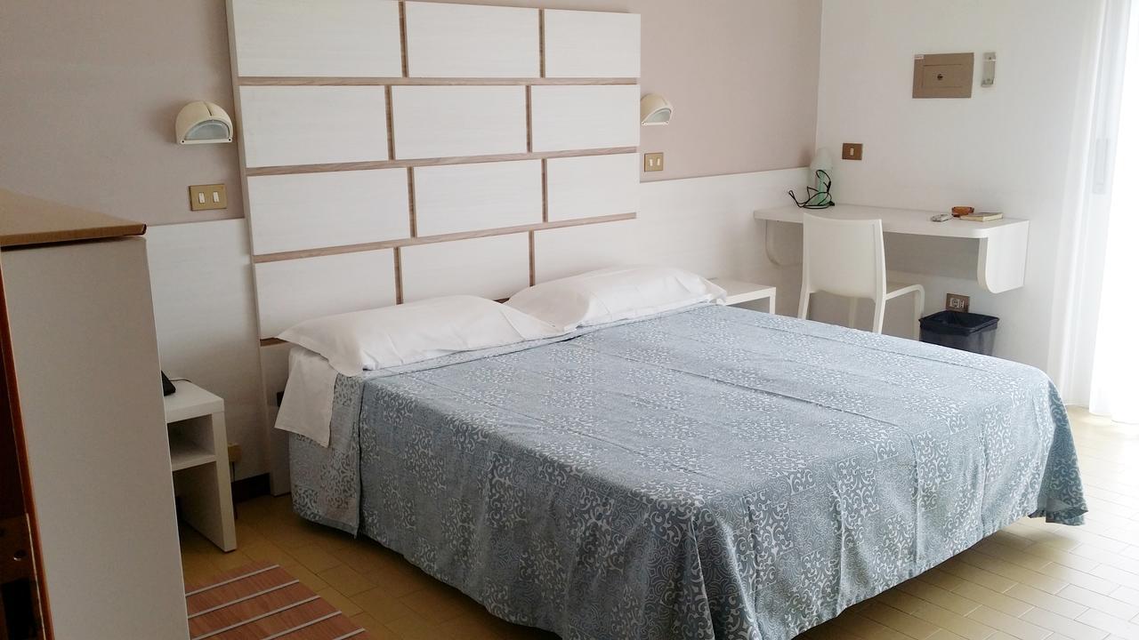 Hotel La Falena Cervia Esterno foto