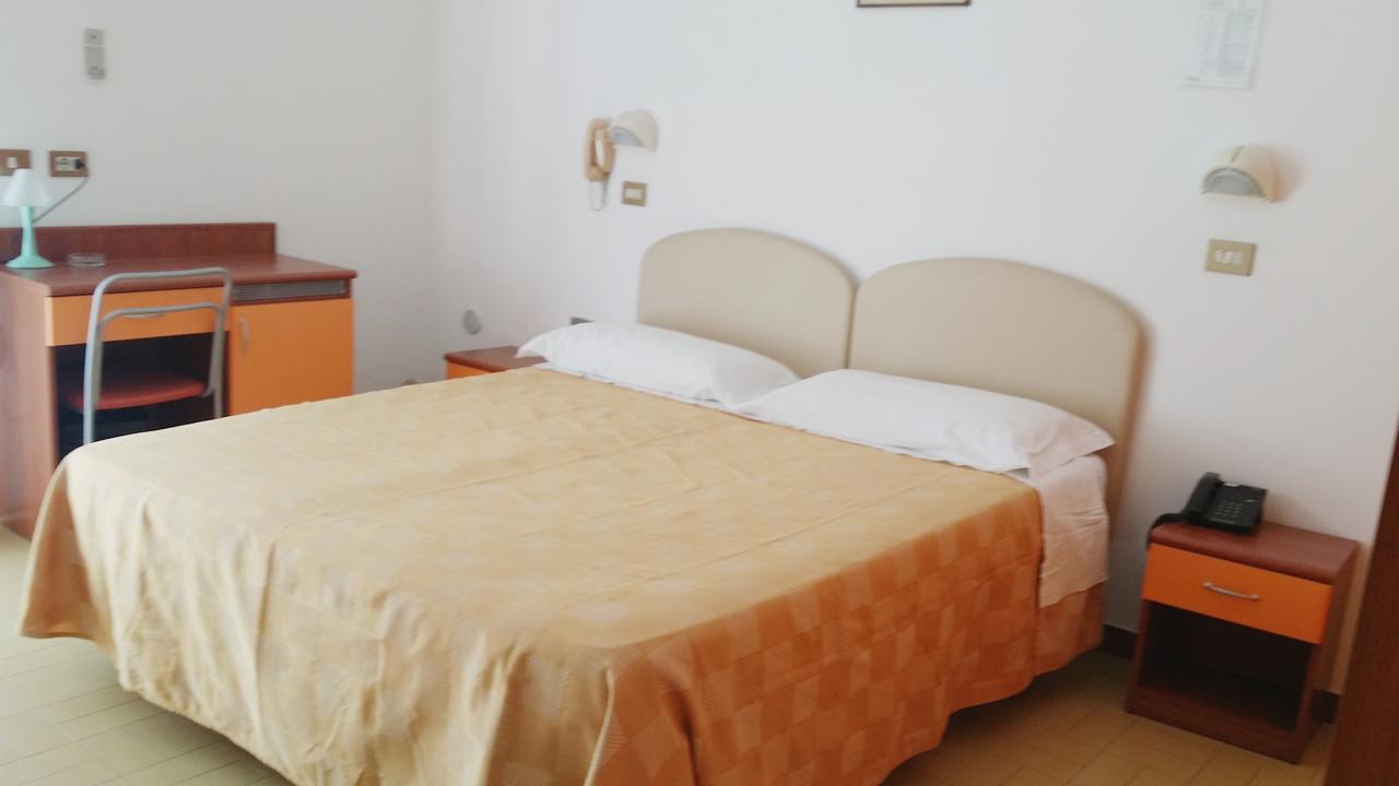 Hotel La Falena Cervia Esterno foto